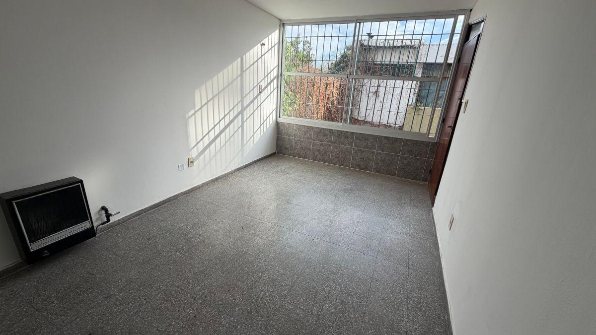 Foto de ACL PROPIEDADES - ALQUILA DPTO EN CIUDAD (1 Dorm. con cochera), imagen 3