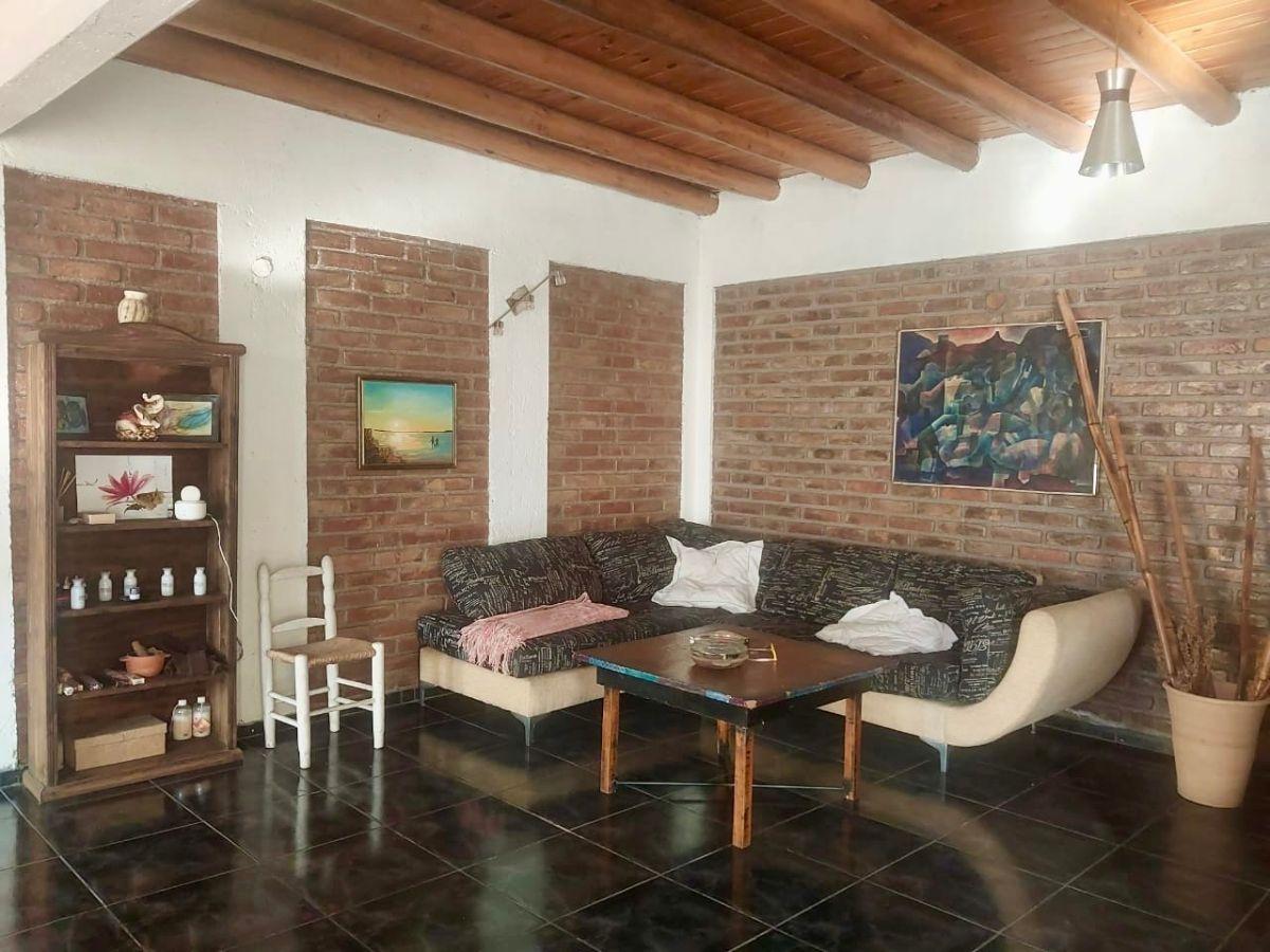 Foto de ACL PROPIEDADES VENDE CASA - En la ciudad de Mendoza Capital, imagen 2