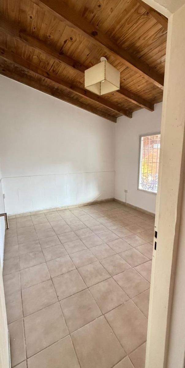 Casa Mas Departamento - Venta - Plottier 2