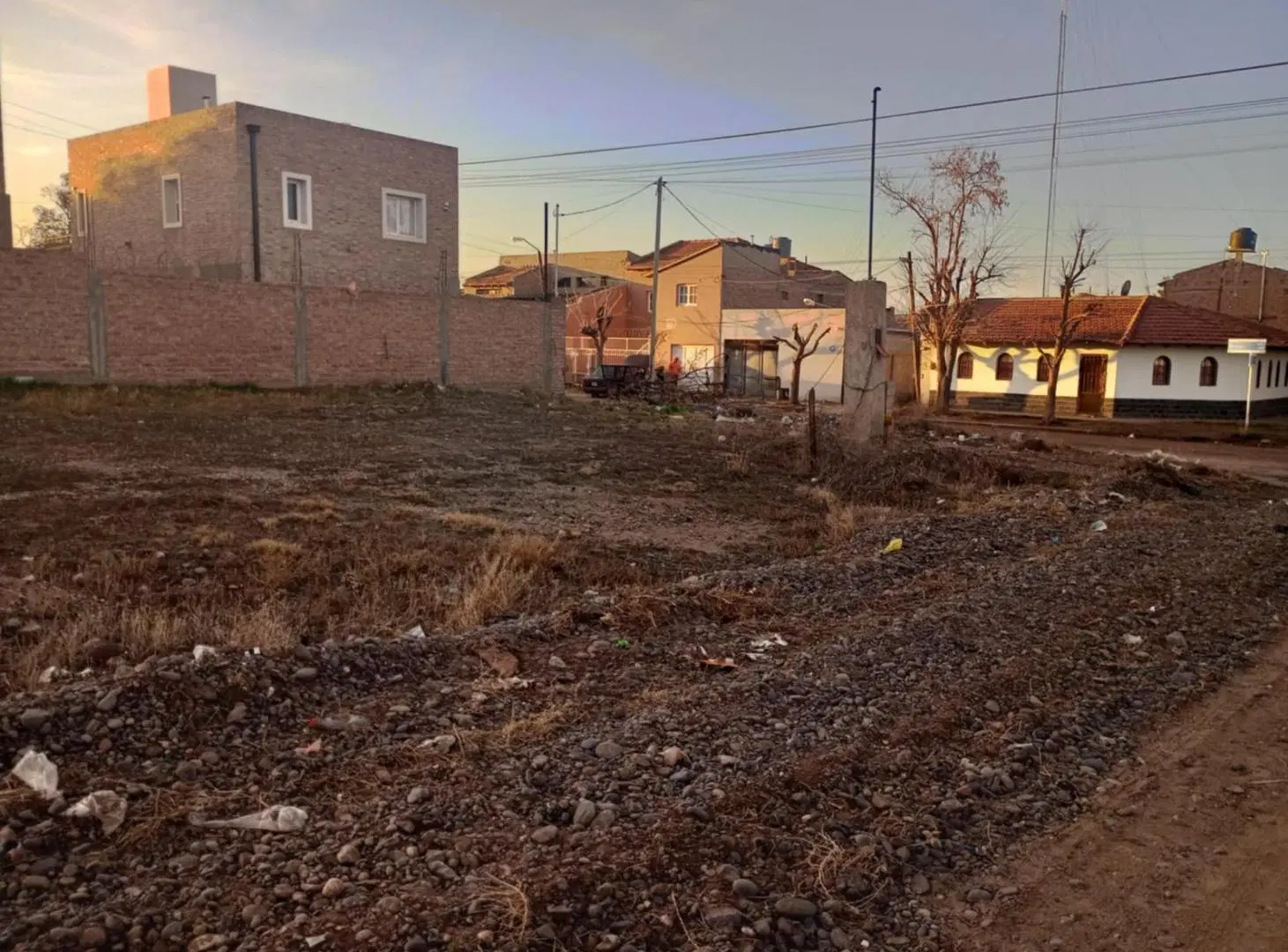 Terreno en Centenario, zona comercial 2