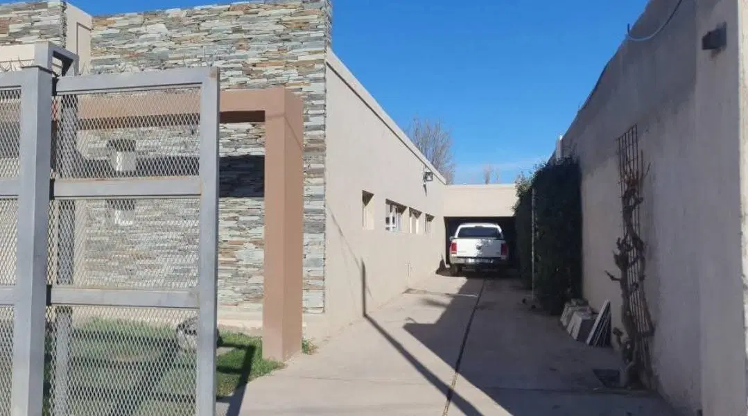 CASA EN VENTA EN CATRIEL-RIO NEGRO 3