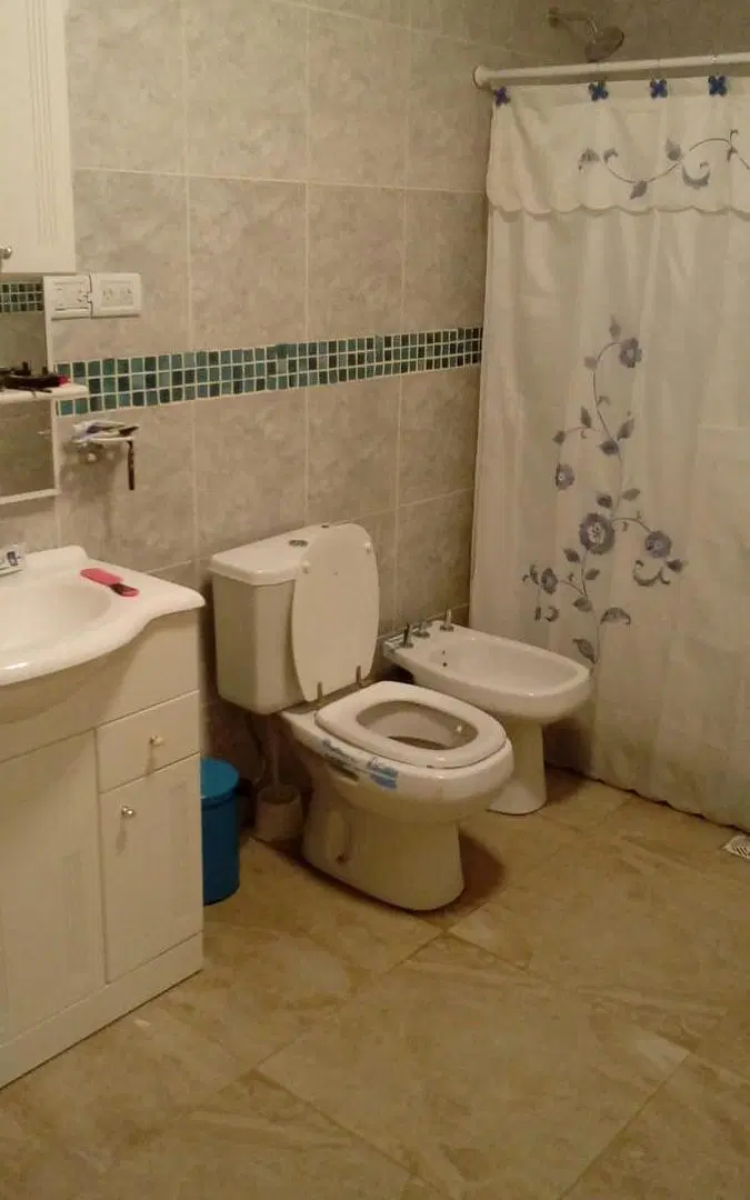 CASA EN VENTA EN GRL. ROCA - RIO NEGRO 2