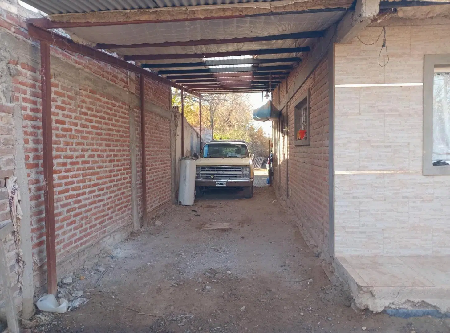 CASA EN VENTA EN GRL. ROCA - RIO NEGRO 4