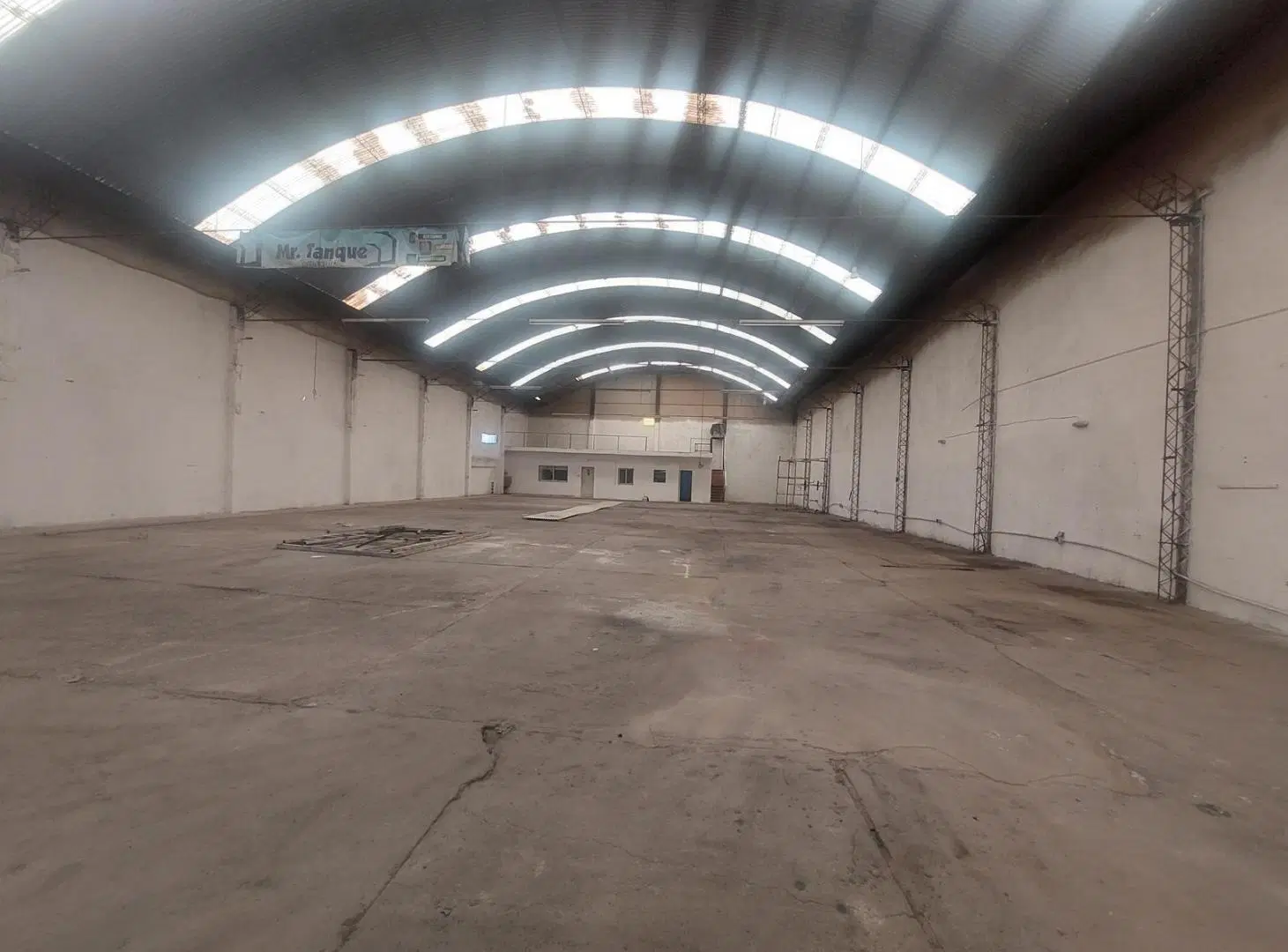 GALPÓN+ OFICINAS EN ALQUILER EN NEUQUÉN 4