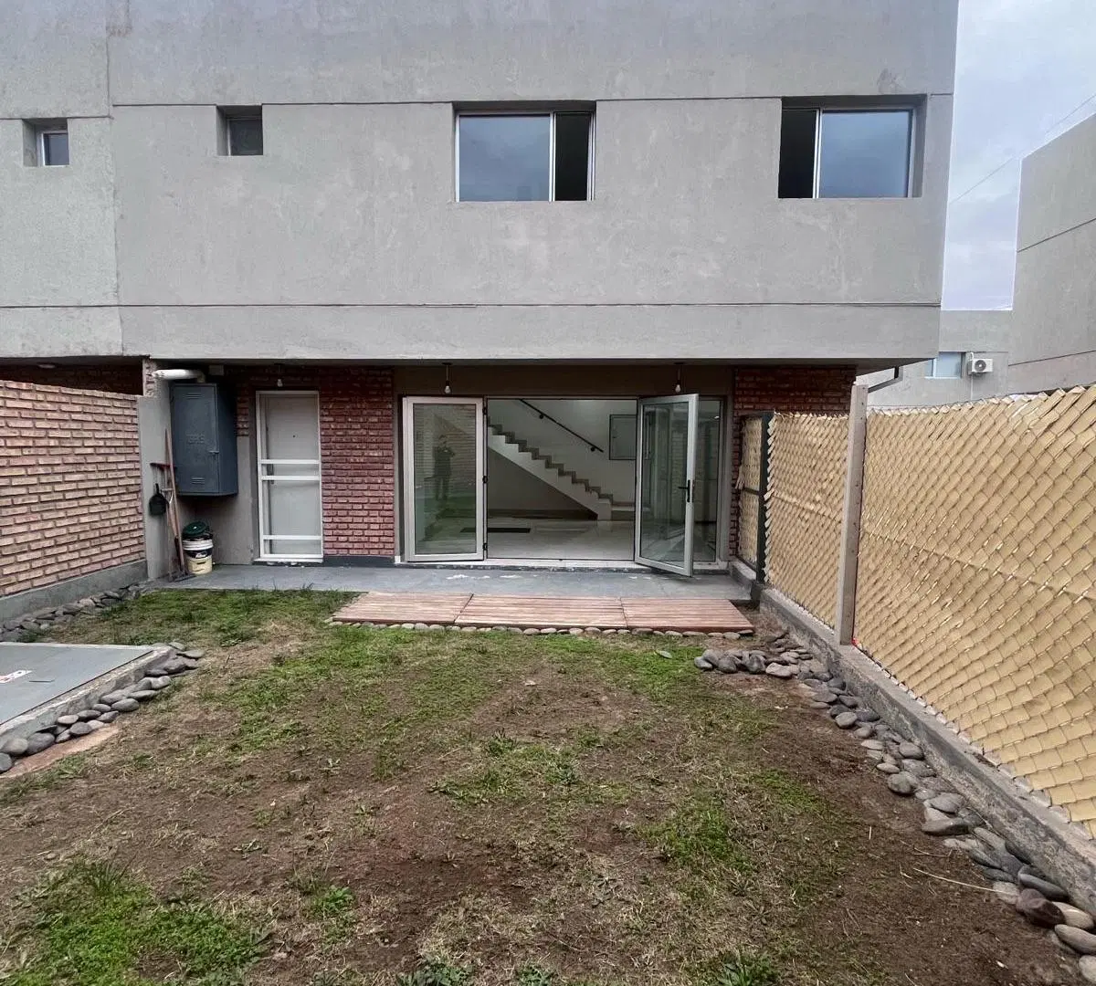 PH en alquiler , confluencia urbana Neuquén capital 2