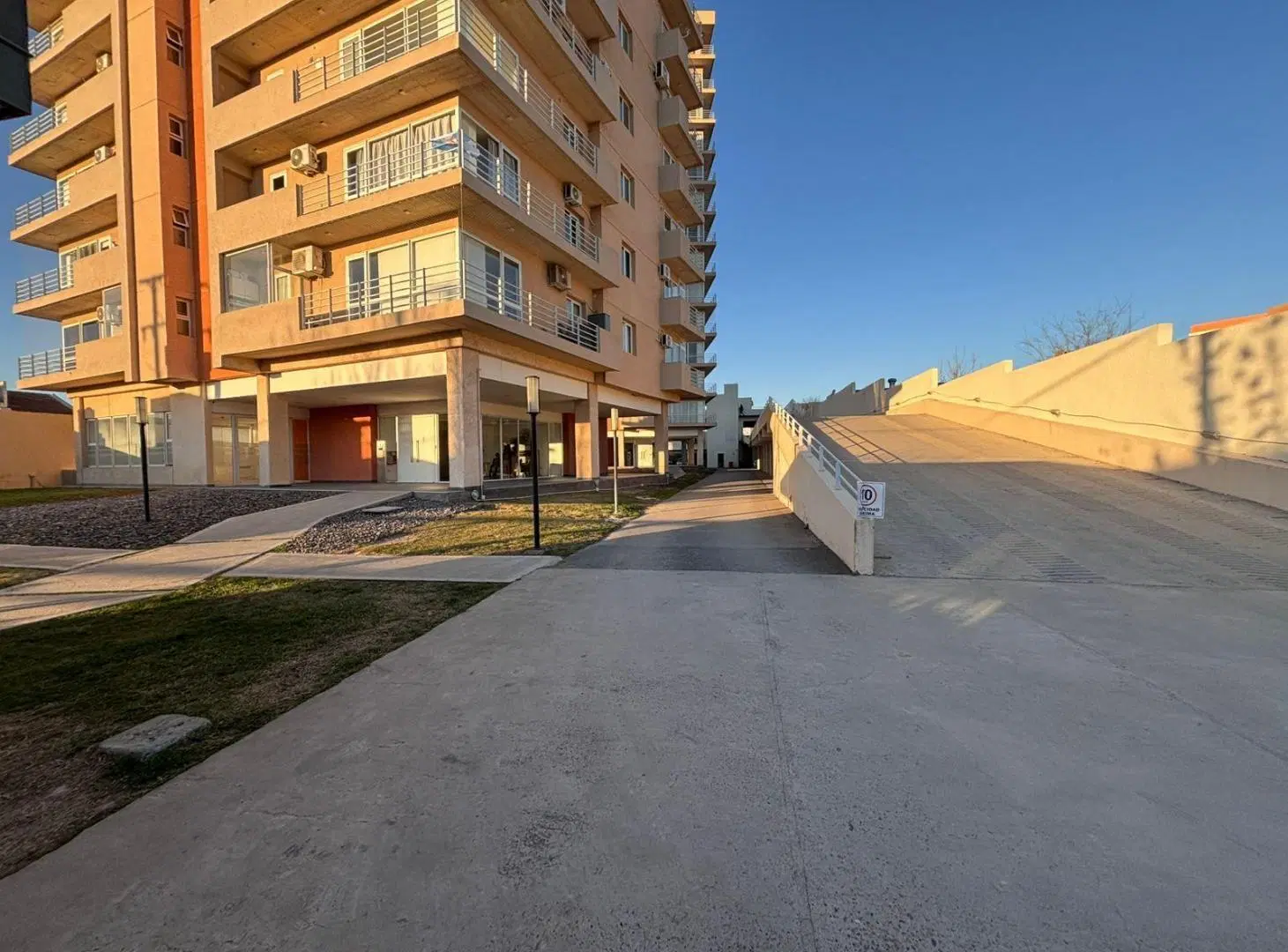 ALQUILER MONOAMBIENTE AMOBLADO 4