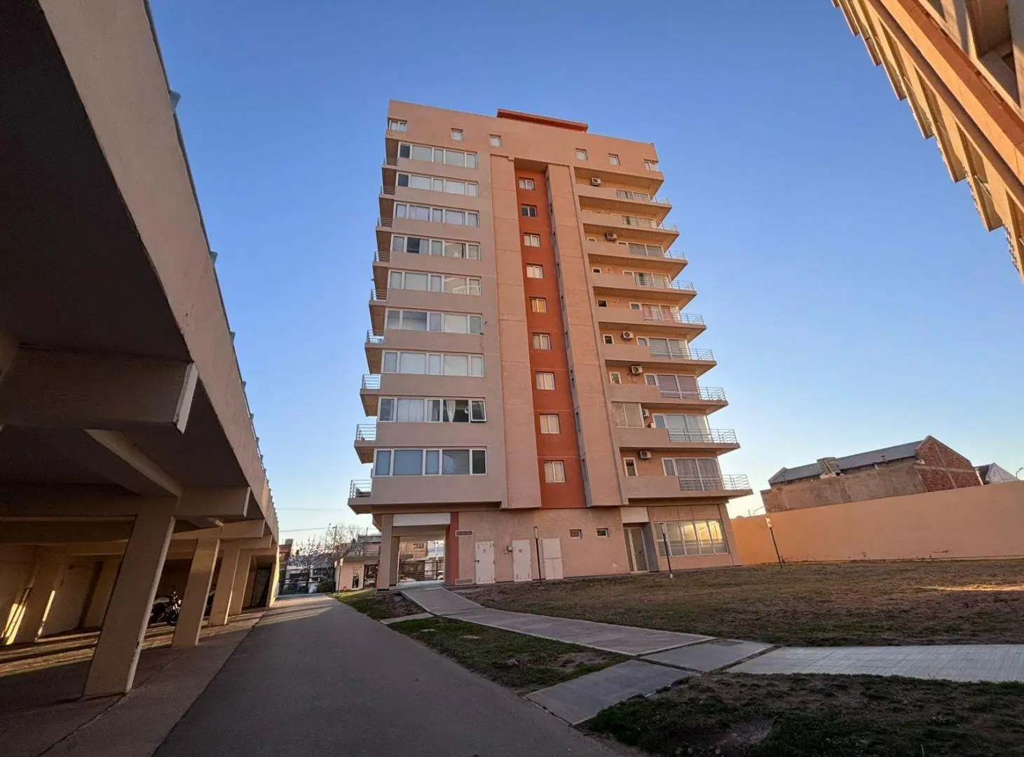 ALQUILER MONOAMBIENTE AMOBLADO 2