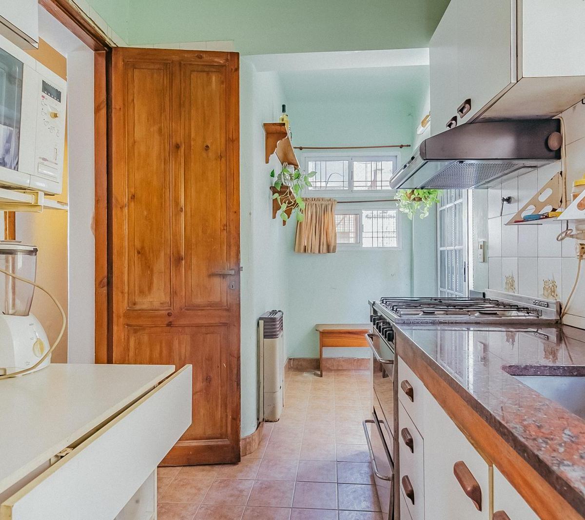 Venta Casa 5 Ambientes en Liniers 2