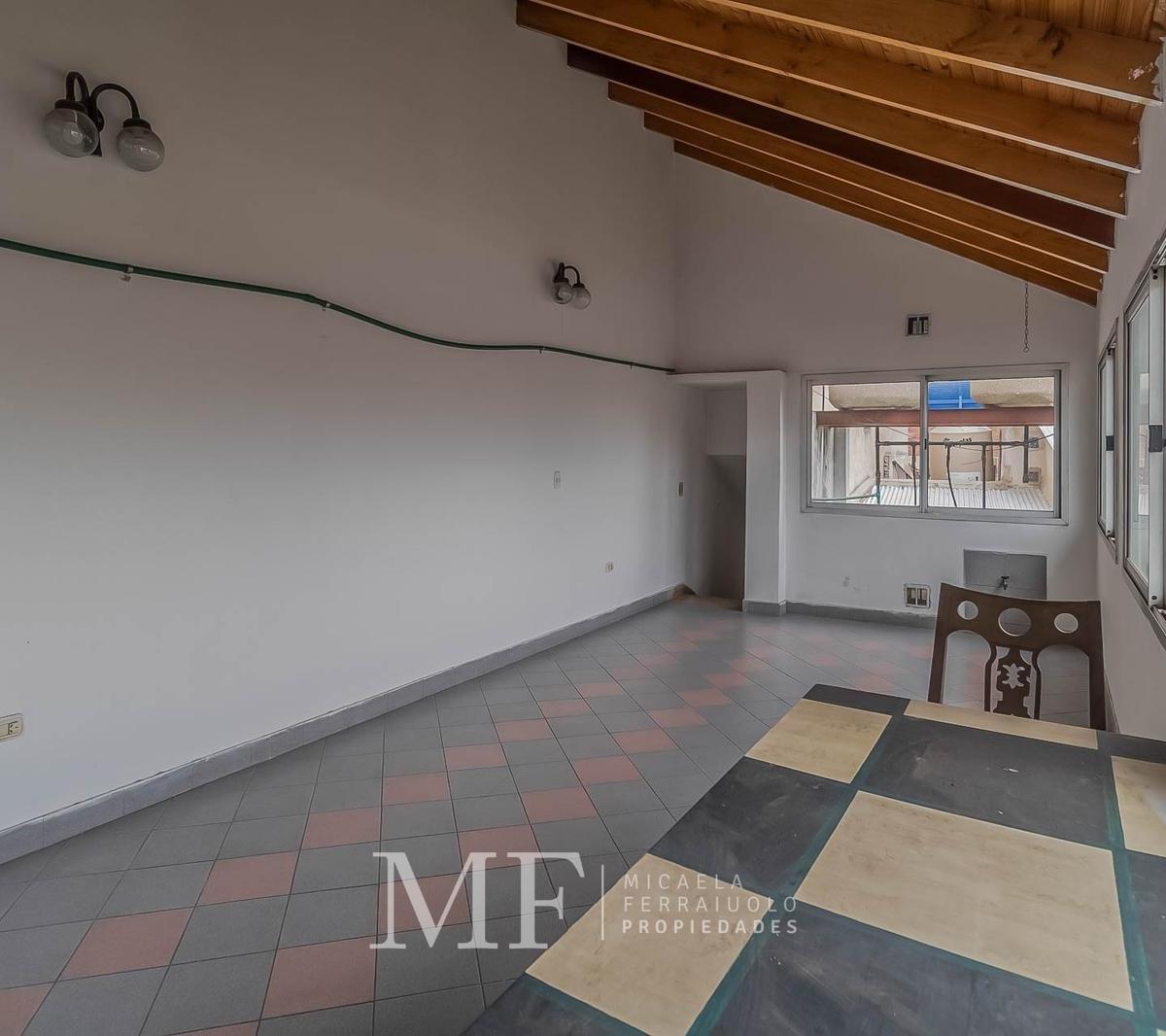 PH en Venta - 5 Ambientes en Liniers 4