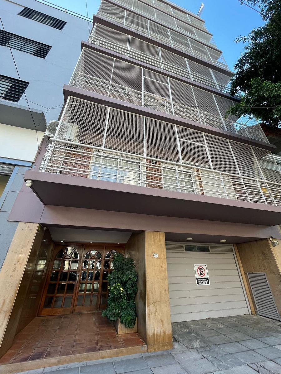 Venta de Departamento 3 Ambientes con Balcón en Flores 2