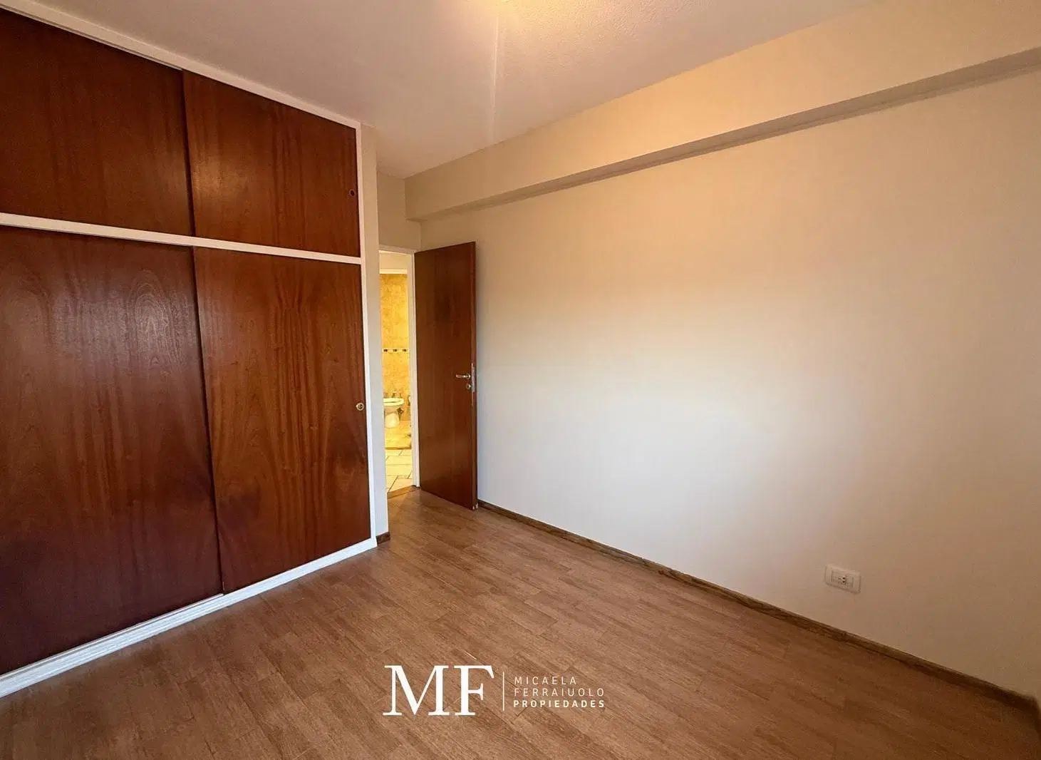 Venta departamento con cochera y terraza - Mataderos 2