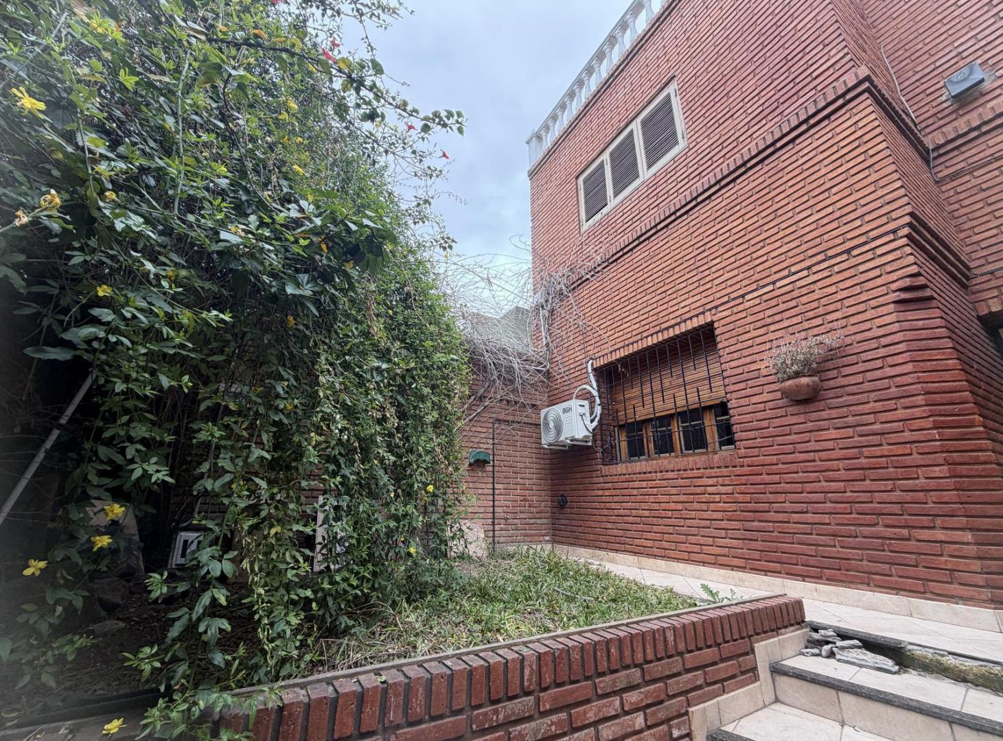 Foto de Venta Casa 6 amb con cochera Villa Lugano, imagen 2