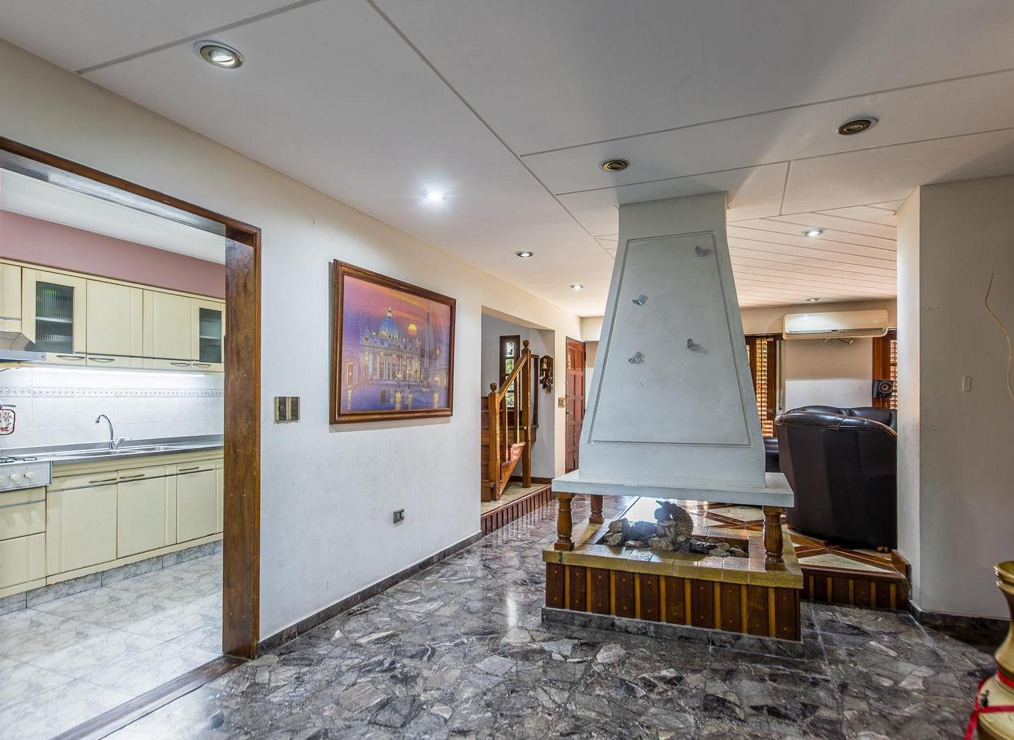 Foto de Venta Casa 4 ambientes con cochera en Villa Lugano, imagen 4