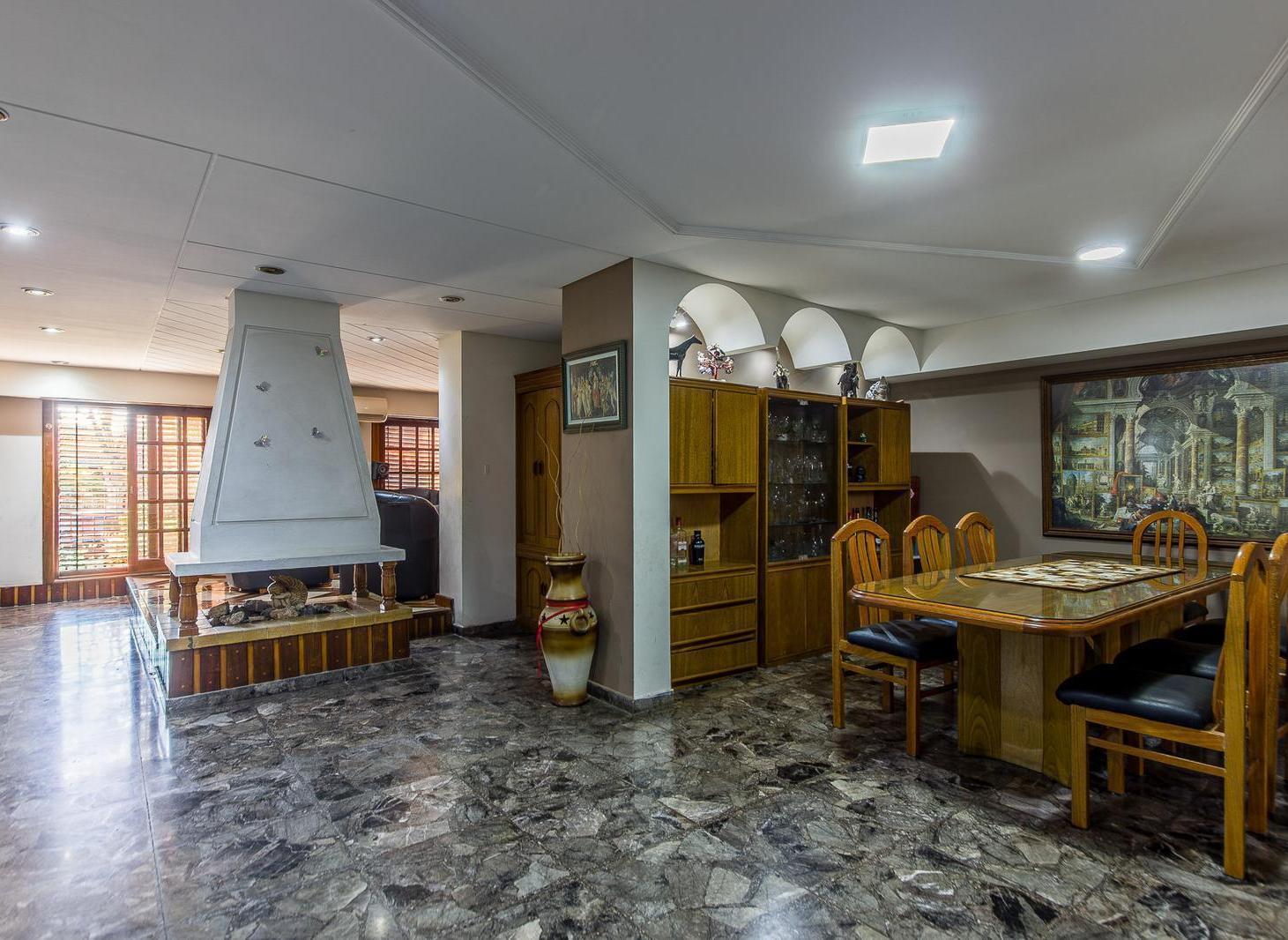 Foto de Venta Casa 4 ambientes con cochera en Villa Lugano, imagen 1