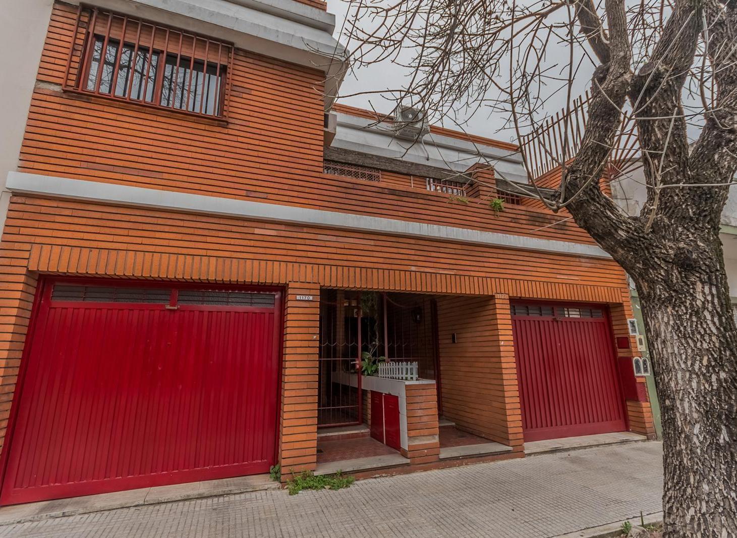 Foto de VENTA PH Duplex 3 Ambientes con Garaje y Patio con Parrilla, imagen 2