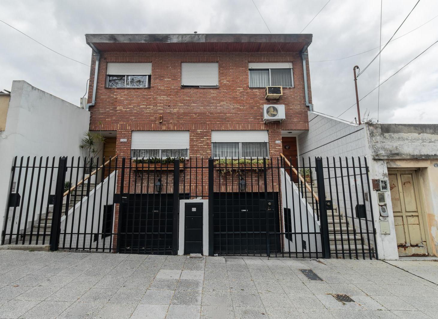 Foto de Ph Duplex de 5 ambientes con cochera Parque Avellaneda, imagen 1