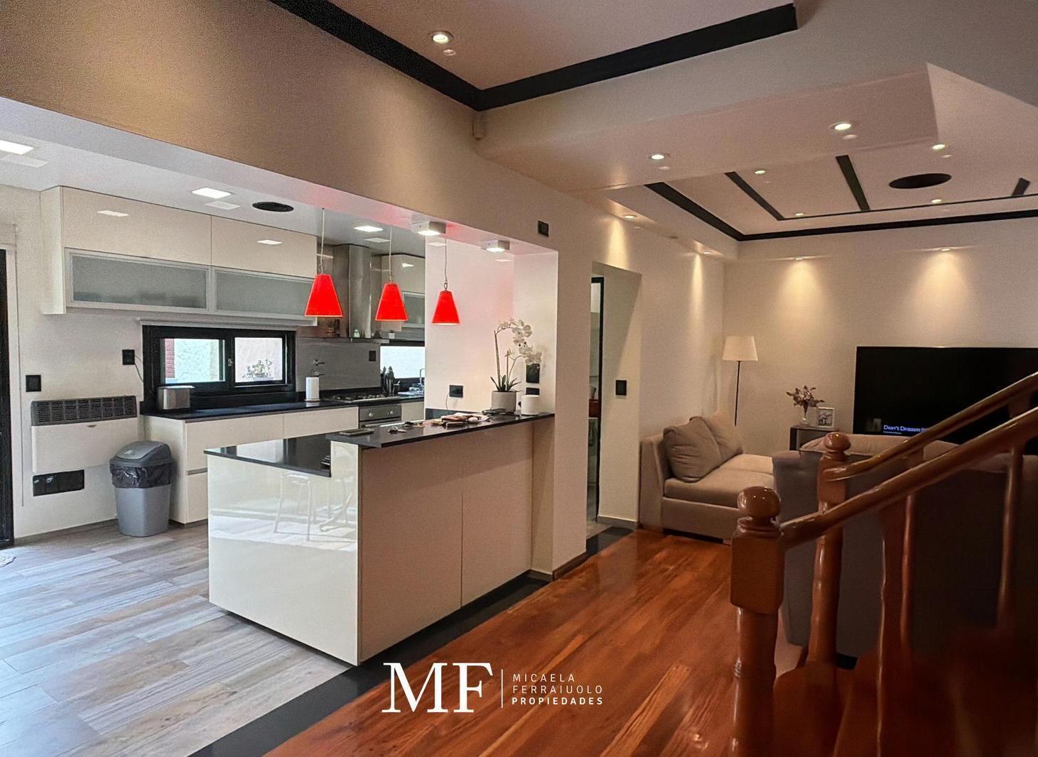 Foto de VENTA Casa 5 ambientes con quincho Barrio Naon, imagen 2