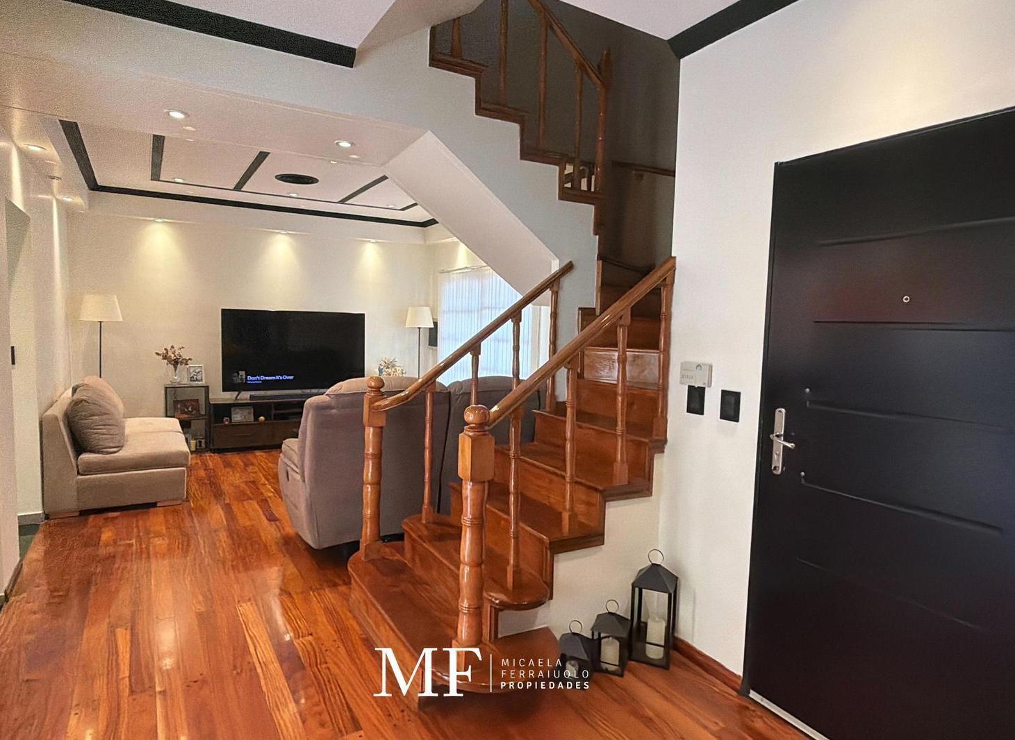 Foto de VENTA Casa 5 ambientes con quincho Barrio Naon, imagen 3