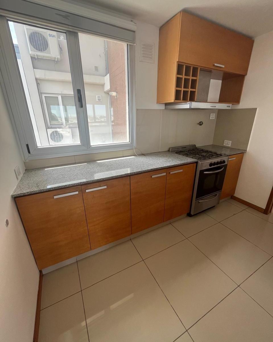 Semipiso en Venta Al Frente! - Guemes 828 1
