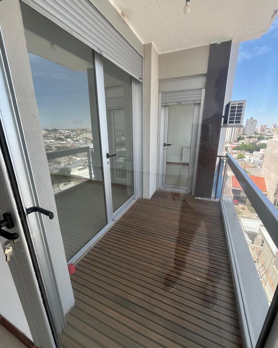 Semipiso en Venta Al Frente! - Guemes 828 3