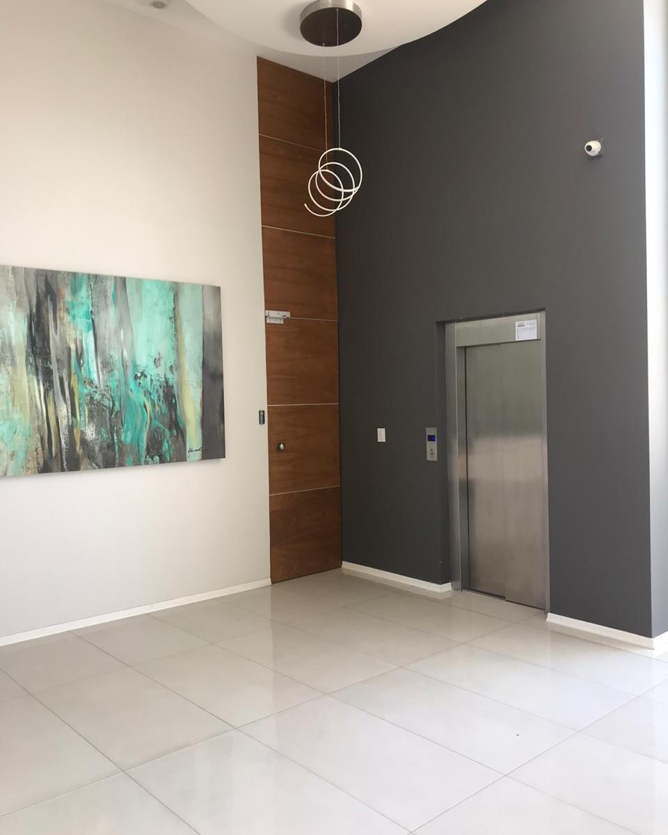 Zelarrayan y 19 de Mayo - Departamento de 3 Dorm. en Venta 1
