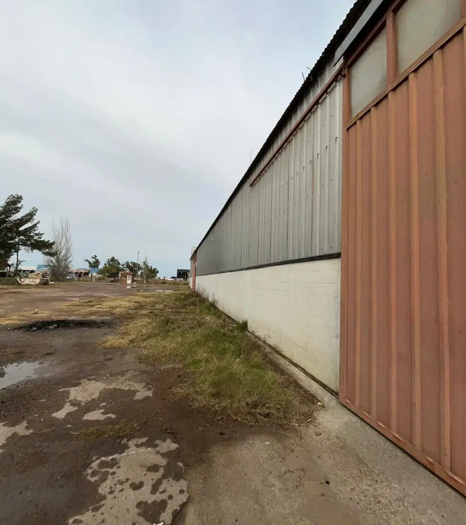 Deposito de 1200m2 en ALQUILER-Ruta 3 sur KM 697 (Entre el cholo y acceso a cerri) 4