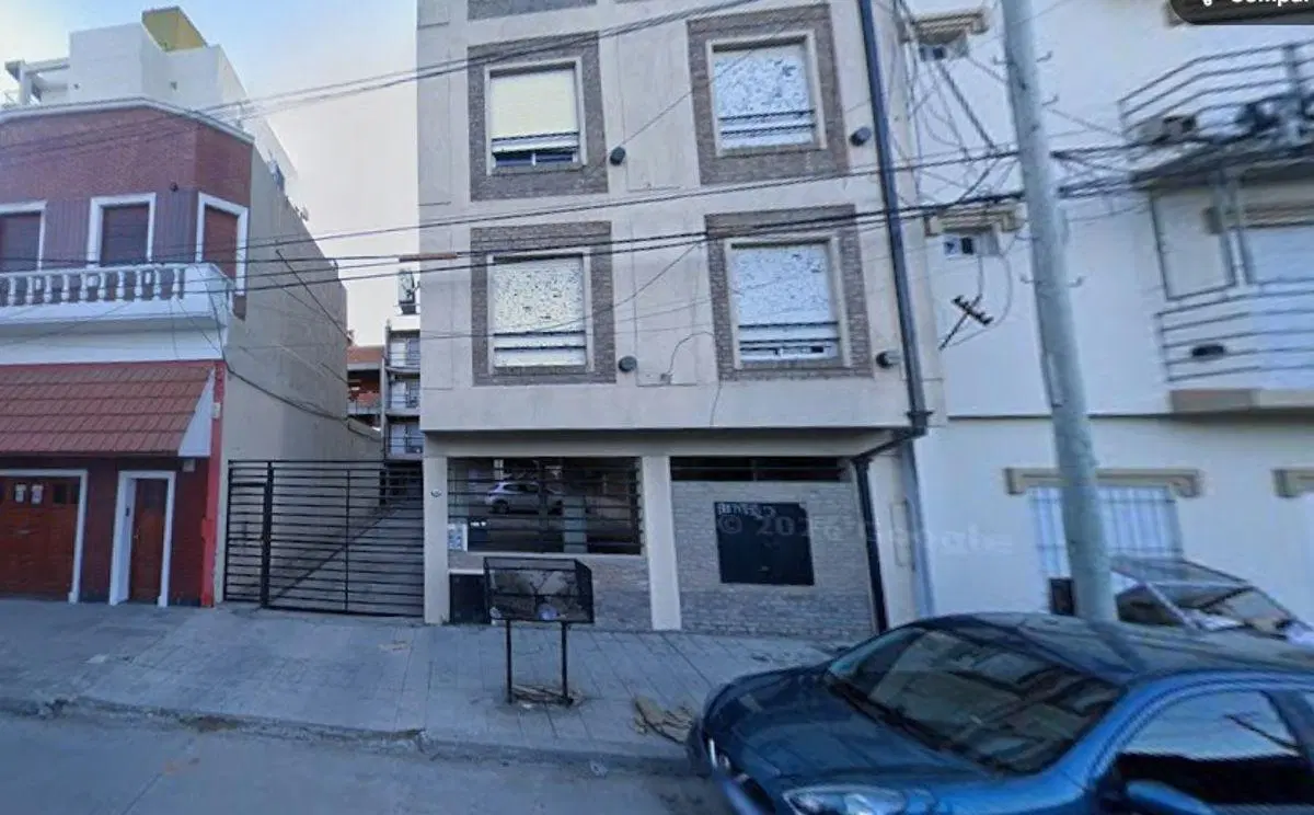 Cochera en alquiler-Zona Alsina 700 2