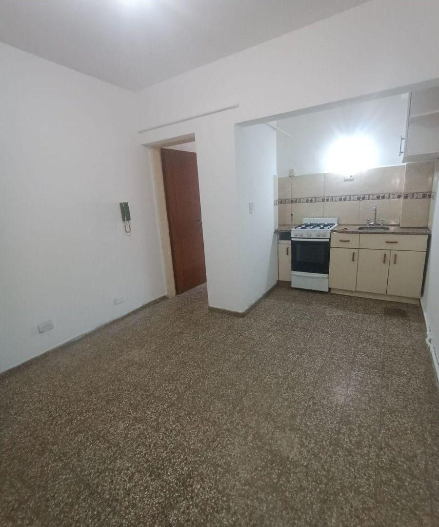 Departamento en VENTA-Estomba 516