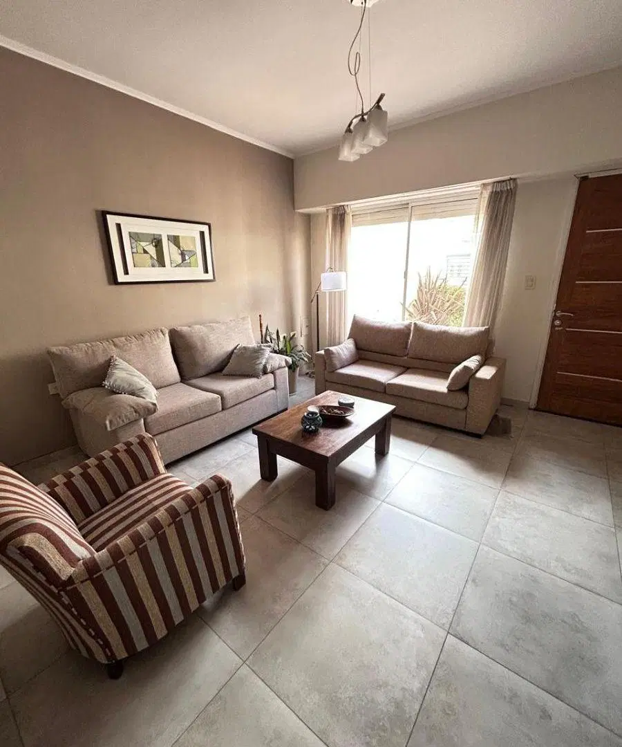 Impecable casa en VENTA-Almafuerte 1150 5