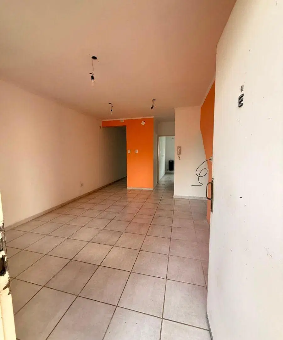 Amplio departamento de un dormitorio en VENTA-Matheu 1055 2