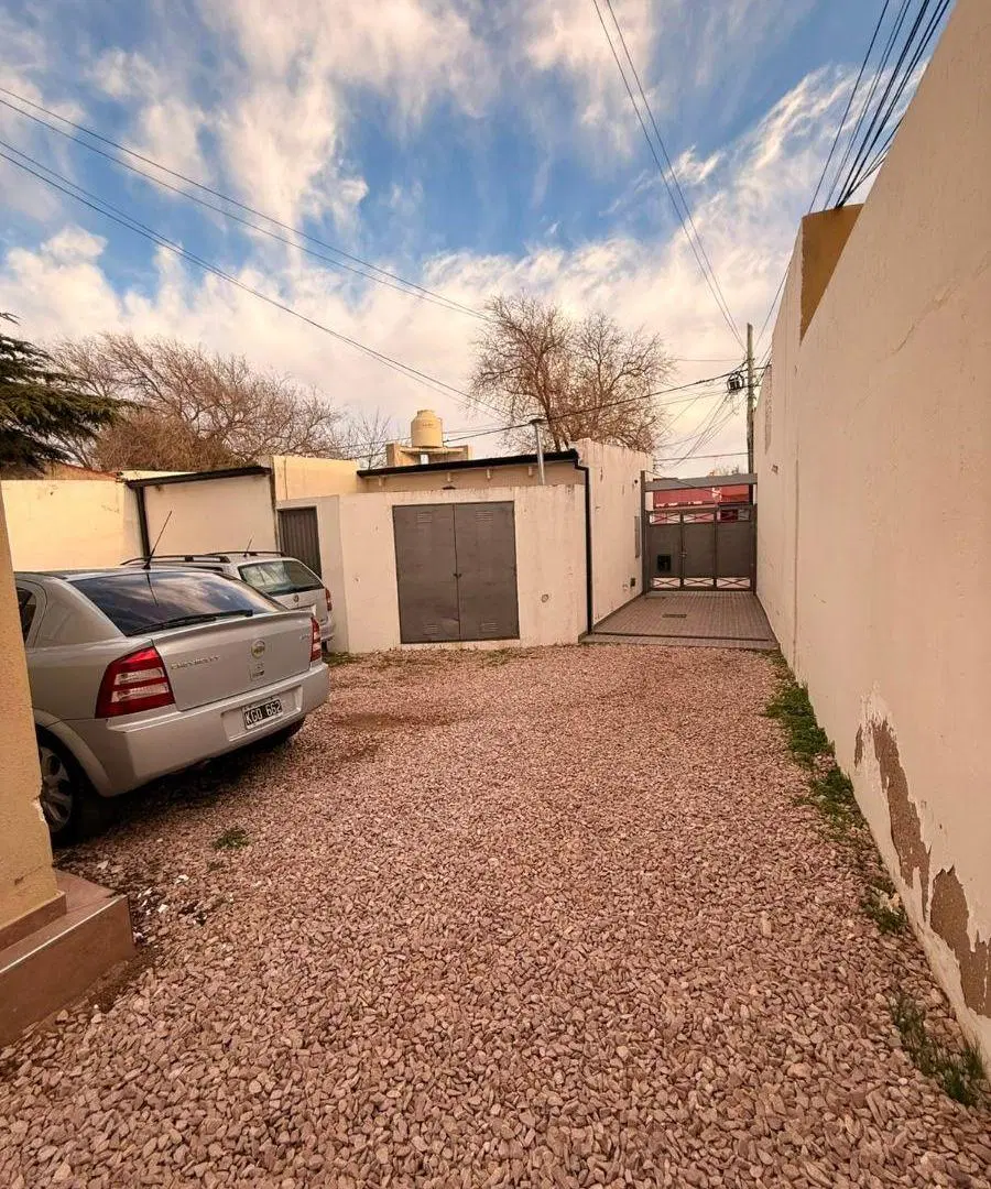 Amplio departamento de un dormitorio en VENTA-Matheu 1055 1
