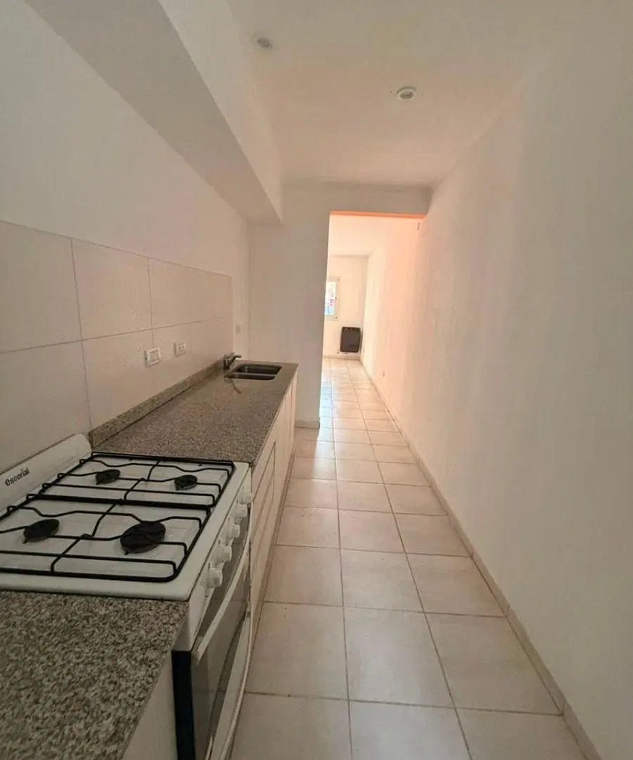 Amplio departamento de un dormitorio en VENTA-Matheu 1055 4
