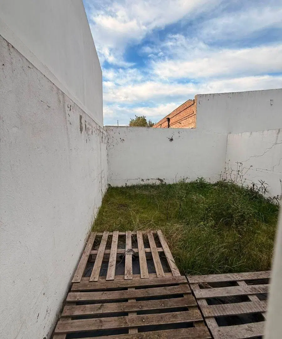 Amplio departamento de un dormitorio en VENTA-Matheu 1055 5