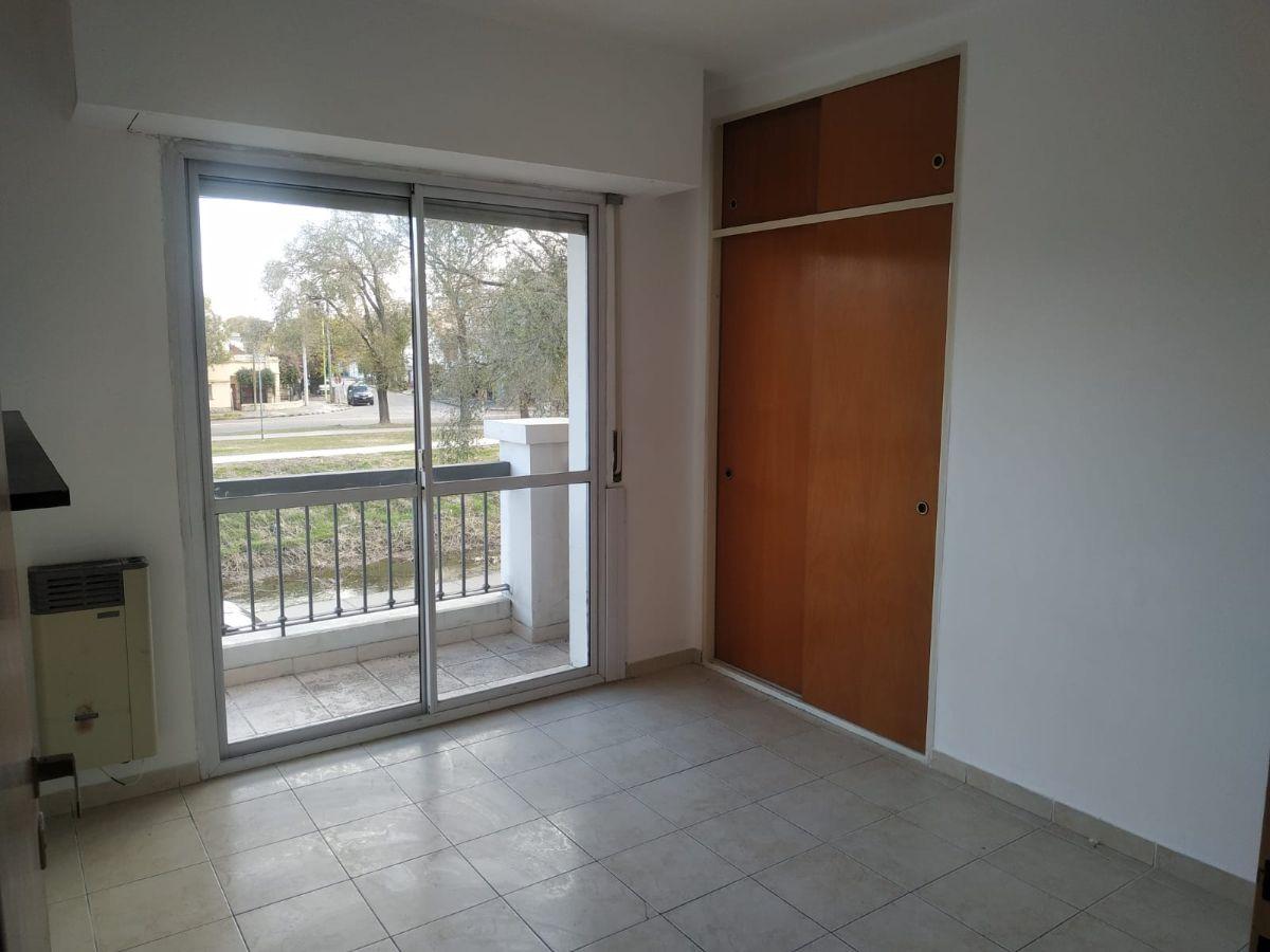 Foto de Departamento en Alquiler en Fuerte Argentino 500, Barrio Napostá, Bahía, imagen 3