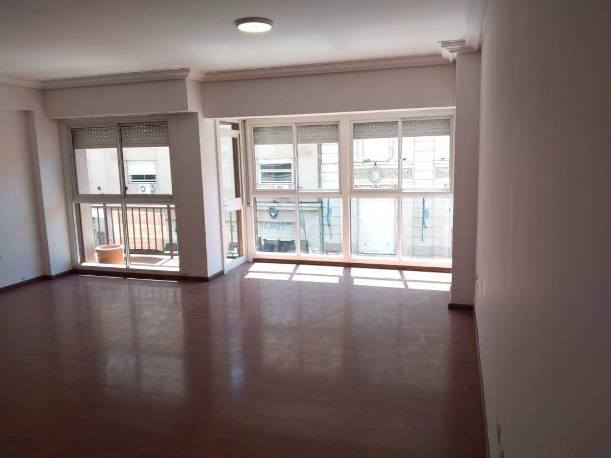 Foto de DEPARTAMENTO ESTOMBA 112 – PISO 1, imagen 3