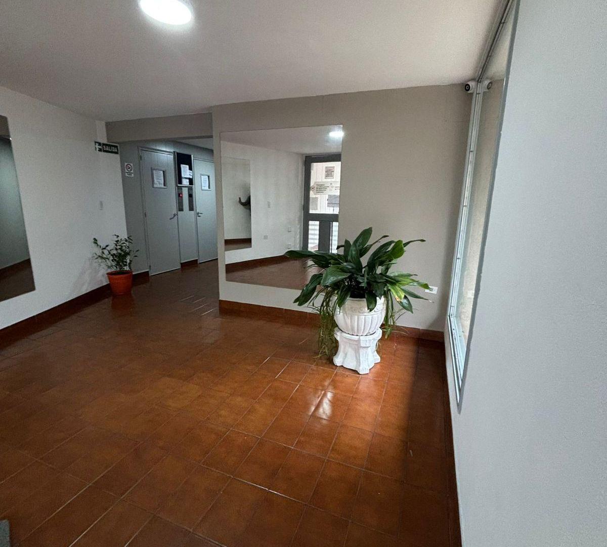 Foto de Departamento de 1 dormitorio en alquiler en Viamonte 453, imagen 4