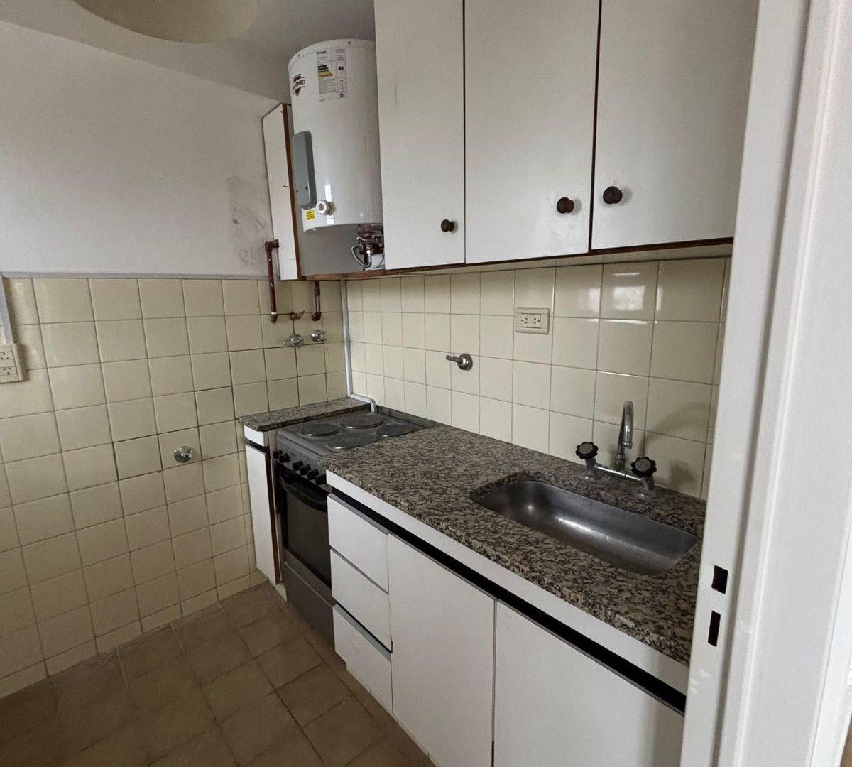 Foto de Departamento de 1 dormitorio en alquiler en Viamonte 453, imagen 2