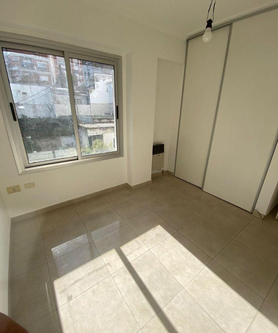 Foto de Departamento en alquiler en Lamadrid al 200, imagen 2