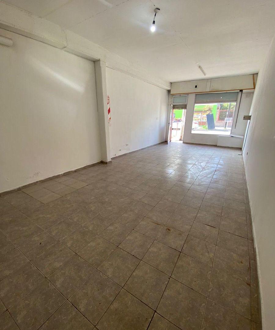 Foto de Local comercial en alquiler en Vieytes al 2400, imagen 1