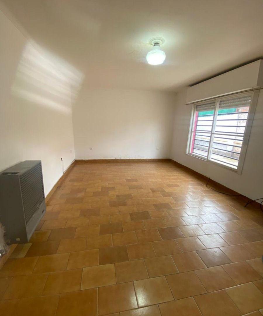 Foto de Departamento en alquiler en Saez Peña 2300, imagen 3
