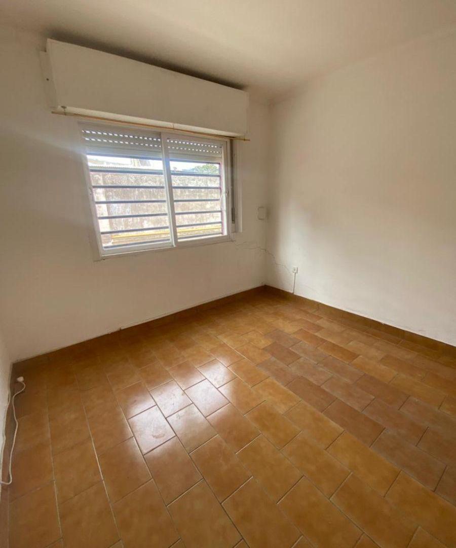 Foto de Departamento en alquiler en Saez Peña 2300, imagen 2