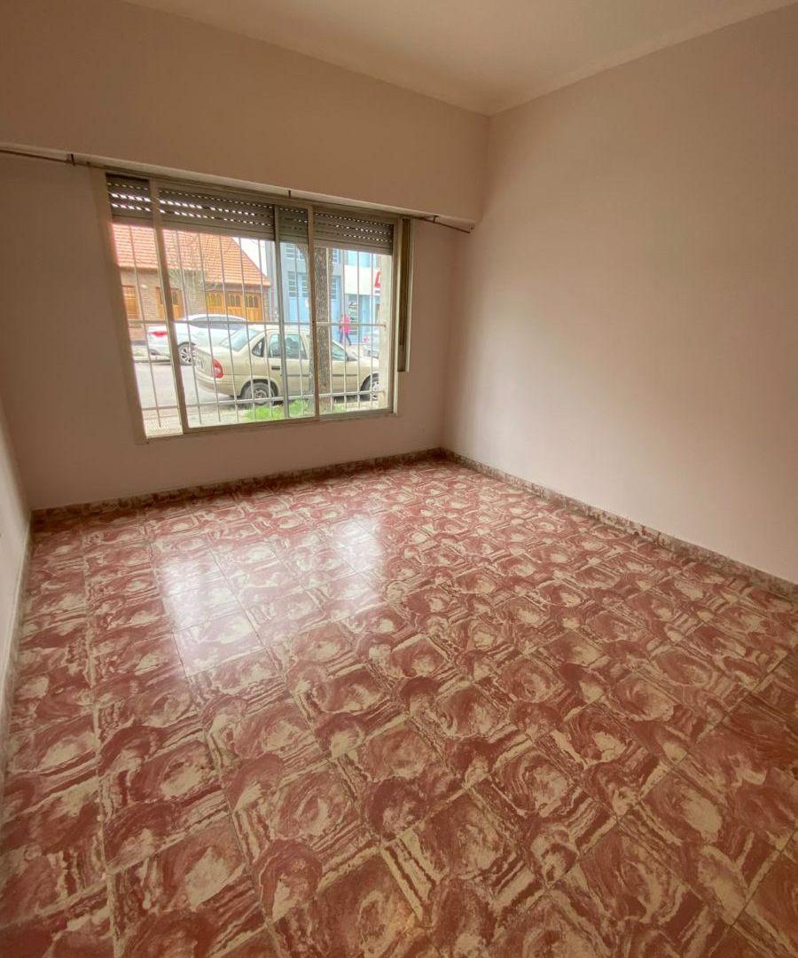 Foto de Departamento de 2 dormitorios con cochera en Juan Molina 380, imagen 2