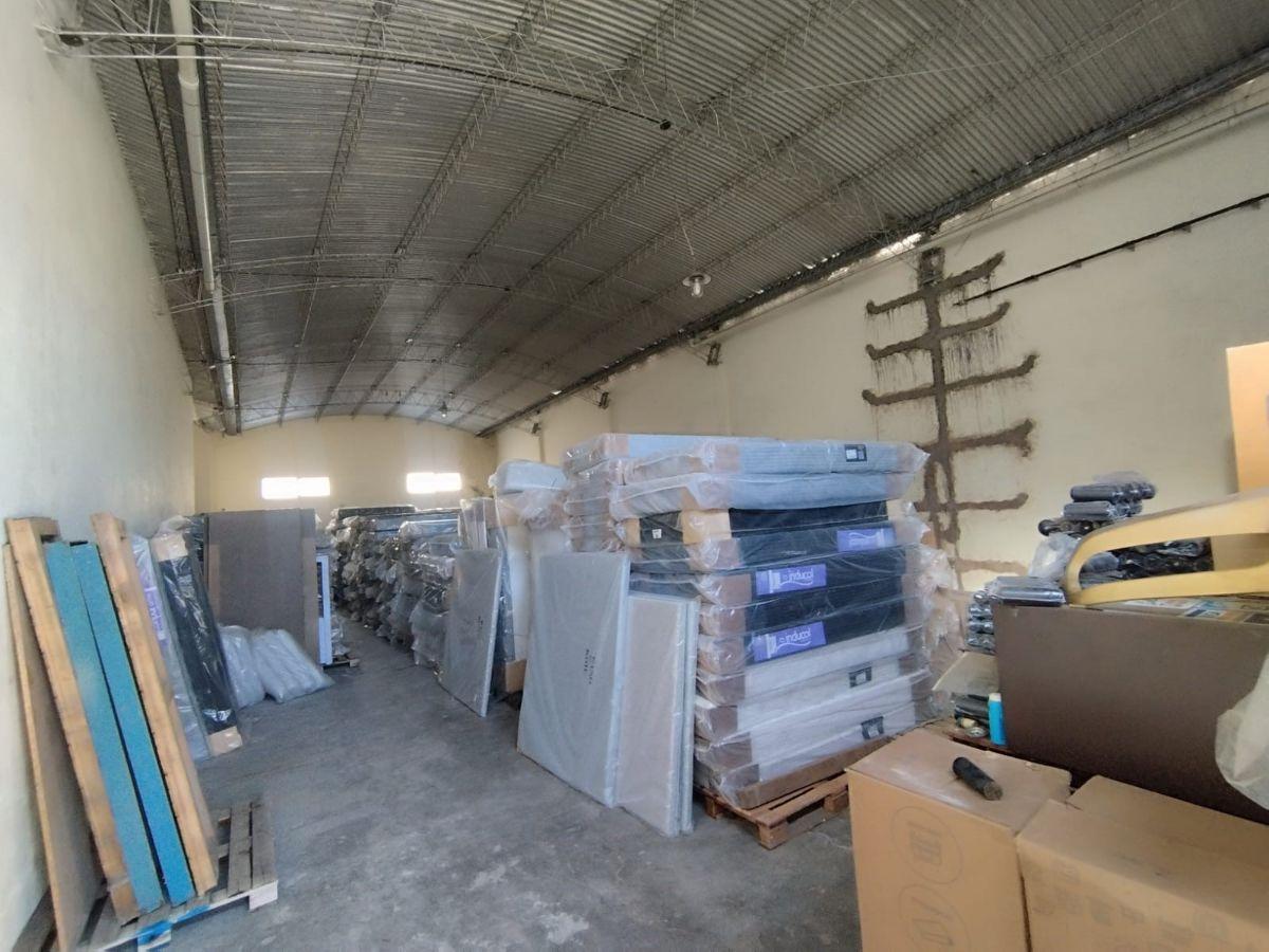 Foto de Deposito en alquiler de 248m2 en Pasteur al 1100, imagen 4