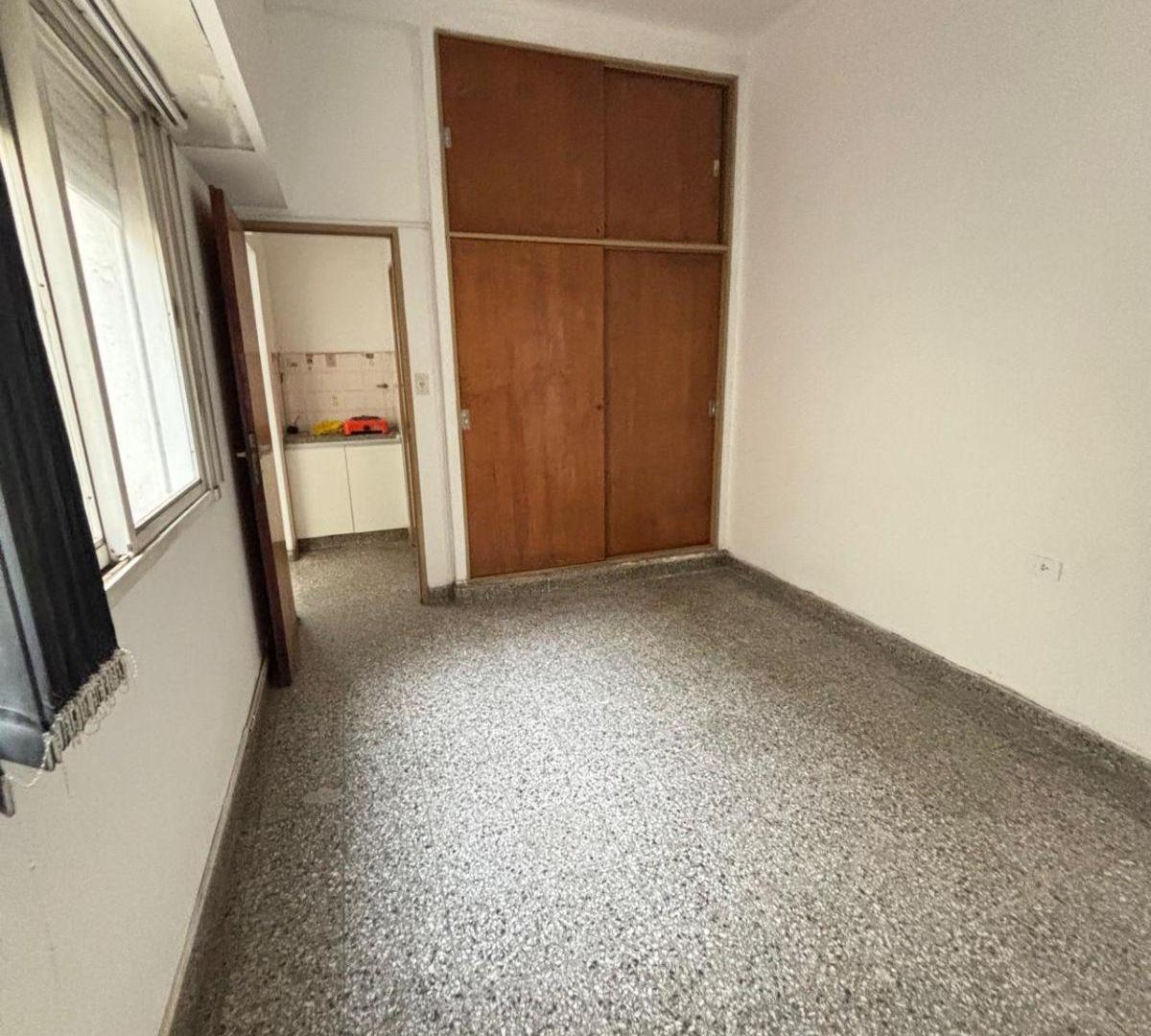 Foto de Local de 60 m² en alquiler en Viamonte al 200, imagen 4