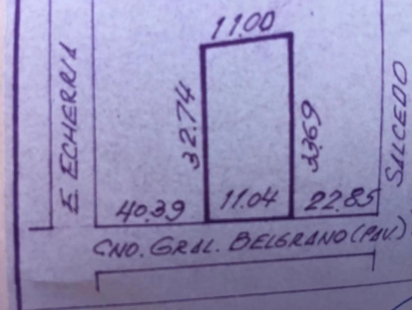 Venta de lote de 326 m² con local de 39 m² en Wilde 4