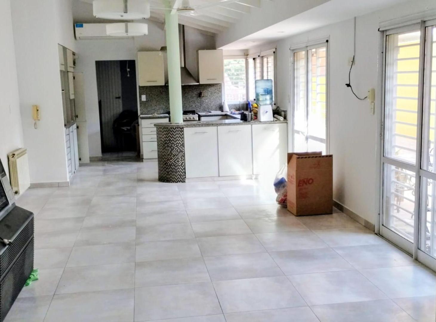 Foto de Alquiler departamento 4 ambientes con garage en wilde, imagen 4