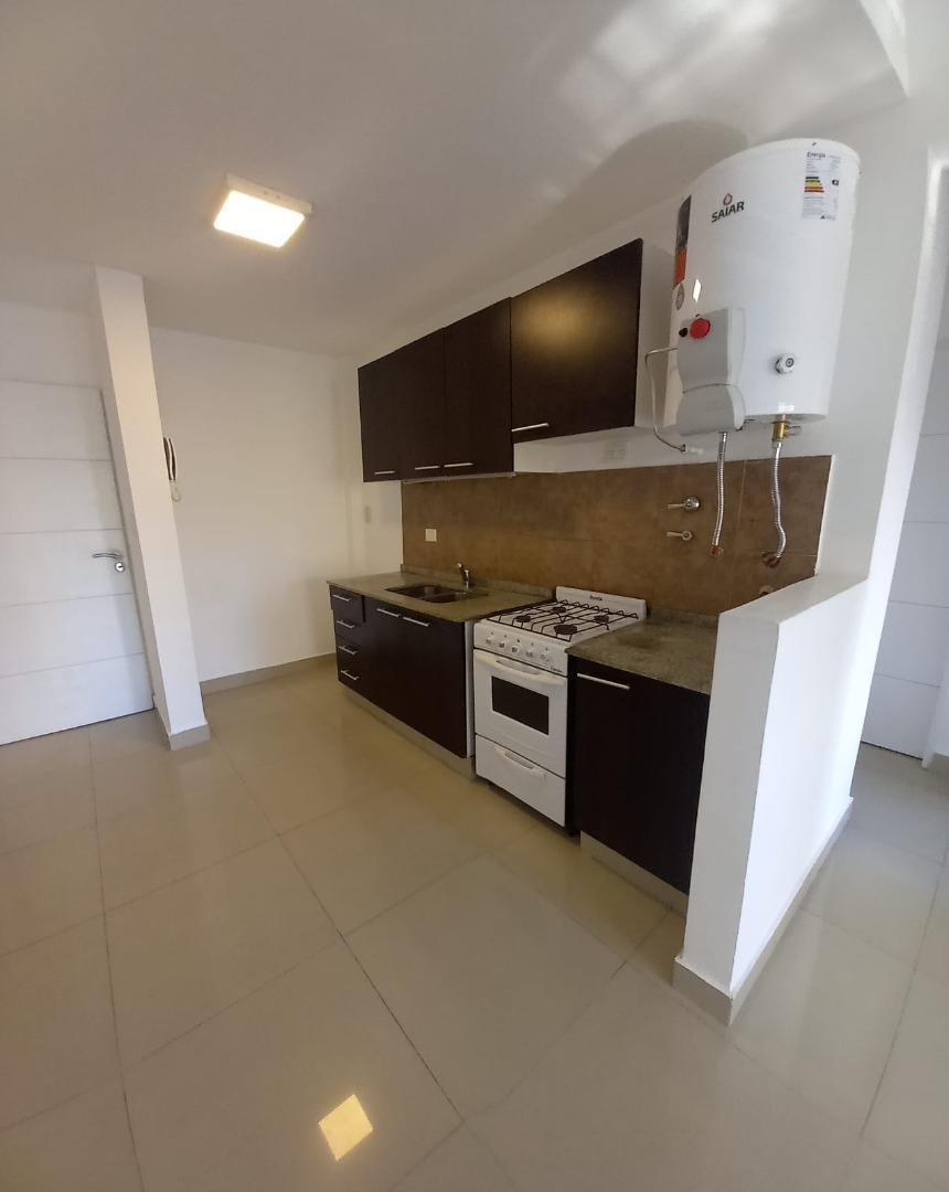 Foto de Alquiler departamento 2 ambientes con balcon en Wilde, imagen 1