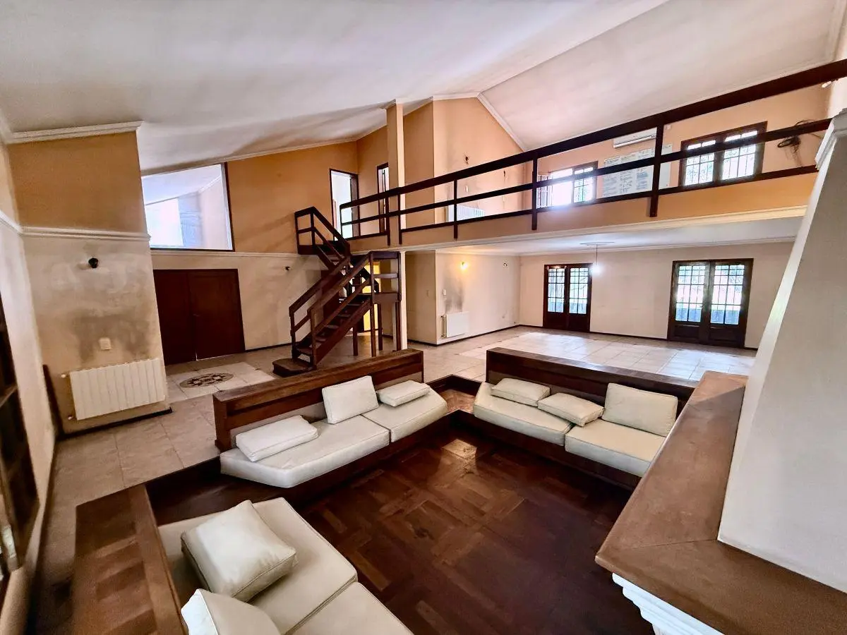 Casa 4 Dormitorios Venta y Alquiler I Comercial o Vivienda I Bº Granja de Funes 3