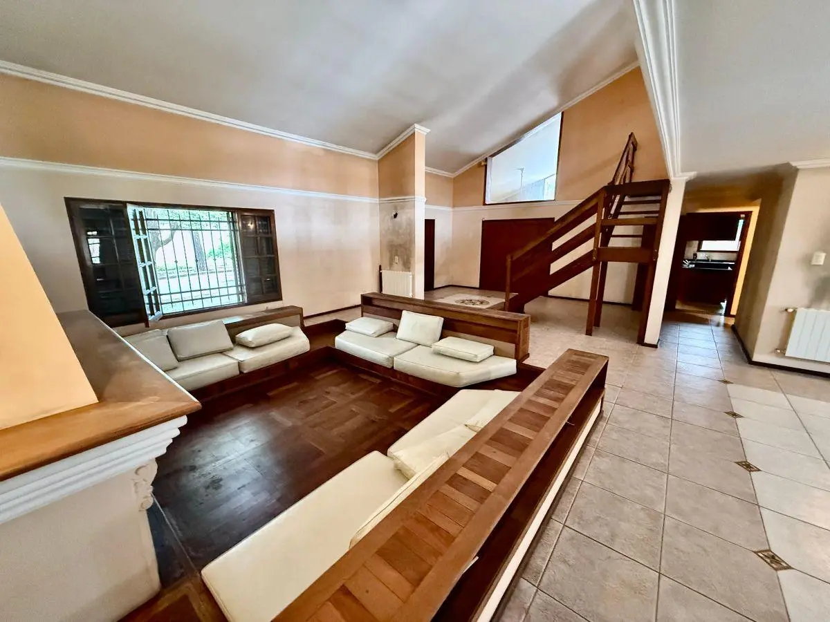 Casa 4 Dormitorios Venta y Alquiler I Comercial o Vivienda I Bº Granja de Funes 2