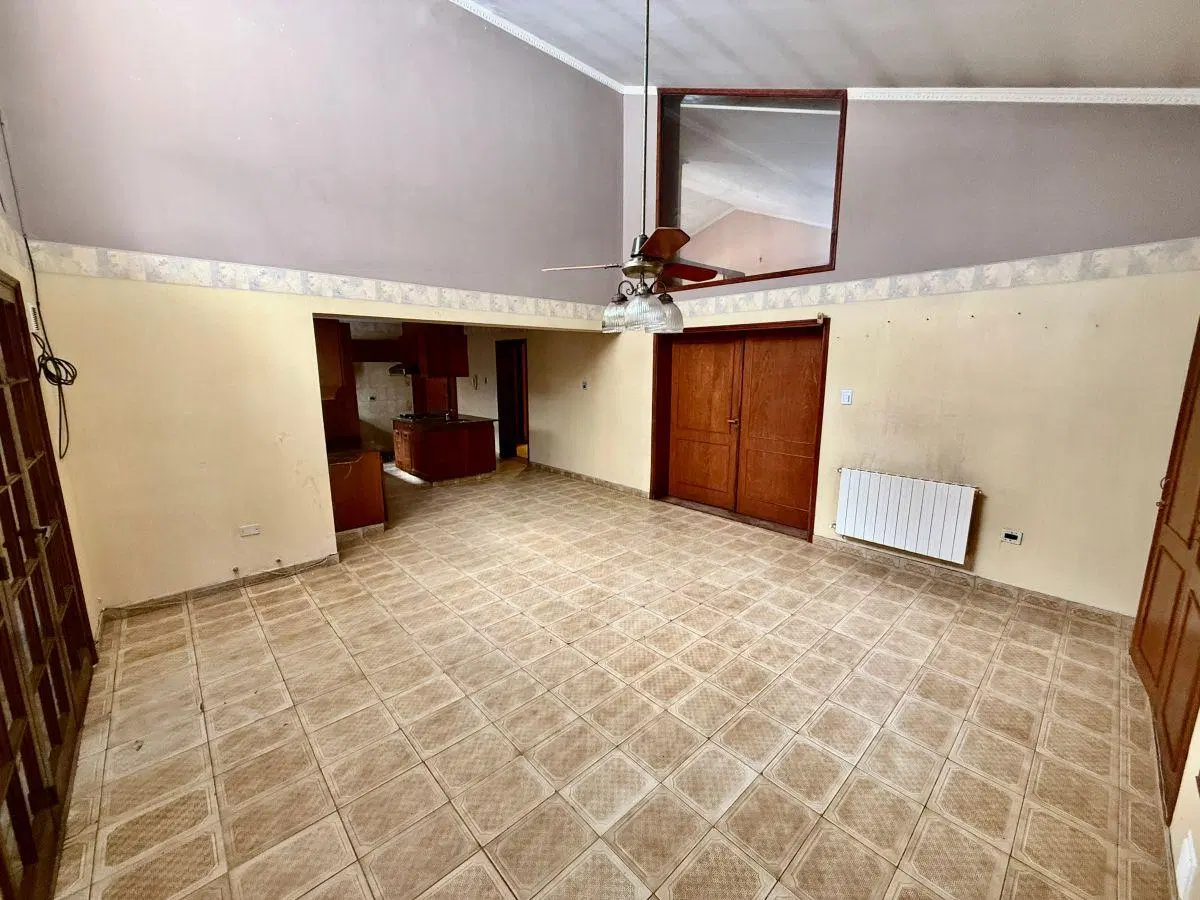 Casa 4 Dorm | Pileta | 920m² de Lote | Bº Granja de Funes 4